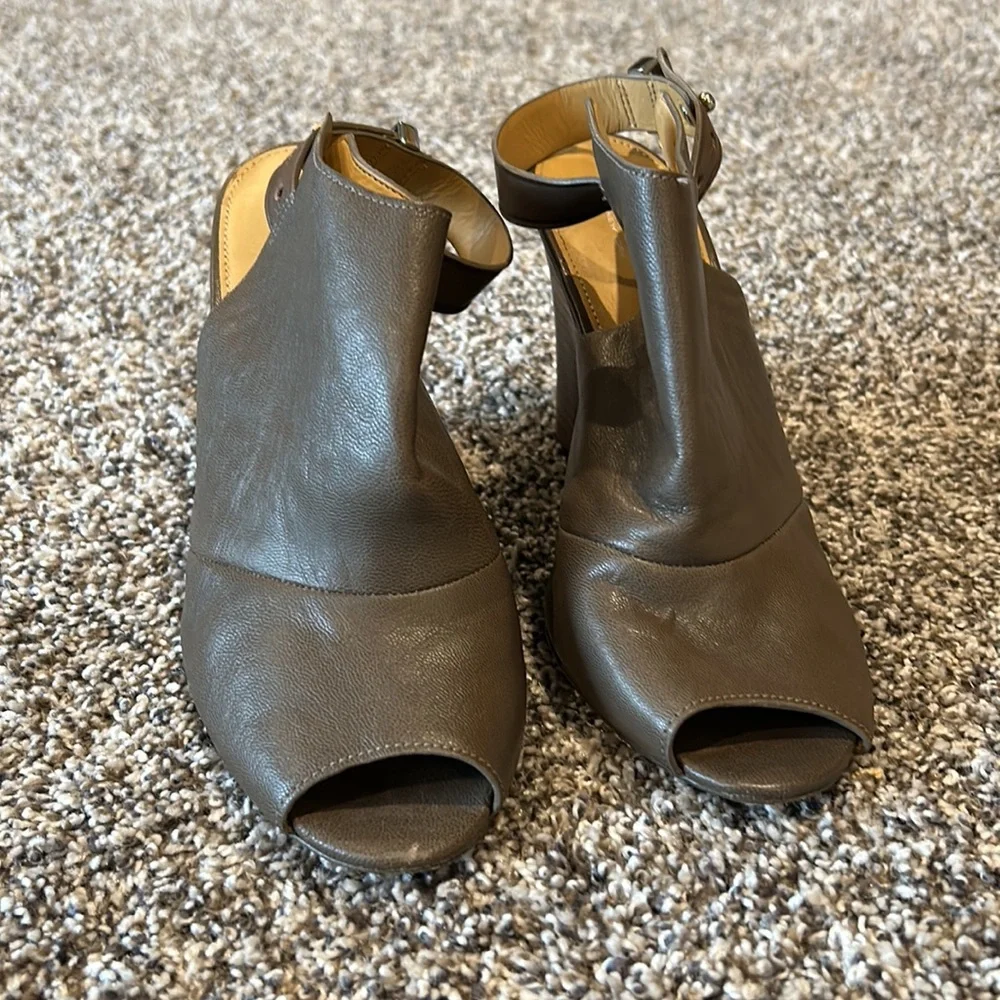 Coach Wedges - Picture 2 of 8